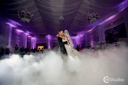 Dansul mirilor la nunta by Aurrum Palace