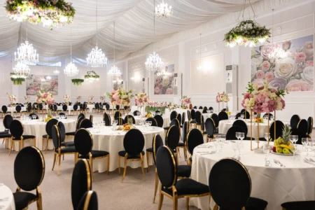 Nunta incepe in salonul Secret Garden