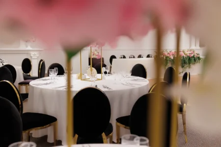 Aranjament mese botez salon Vert Charmante