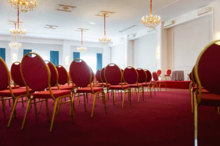 Vedere generala sala de conferinte #2